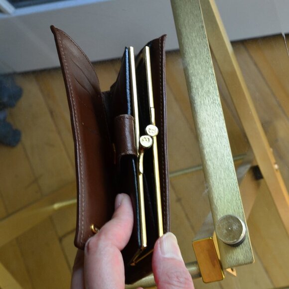 Bally Classic Wallet With Kisslock Coin Pocket - Picture 14 of 14